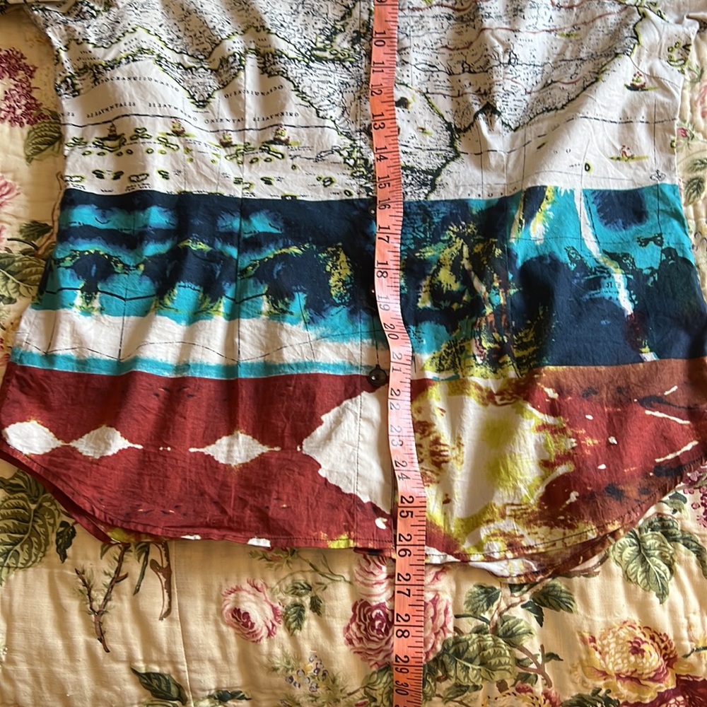 World 🌎 Map Blouse - Picture 8 of 9